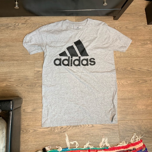 grey adidas shirt - Picture 2 of 7